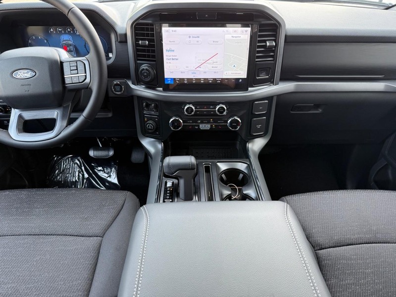 Ford F-150 Vehicle Full-screen Gallery Image 6