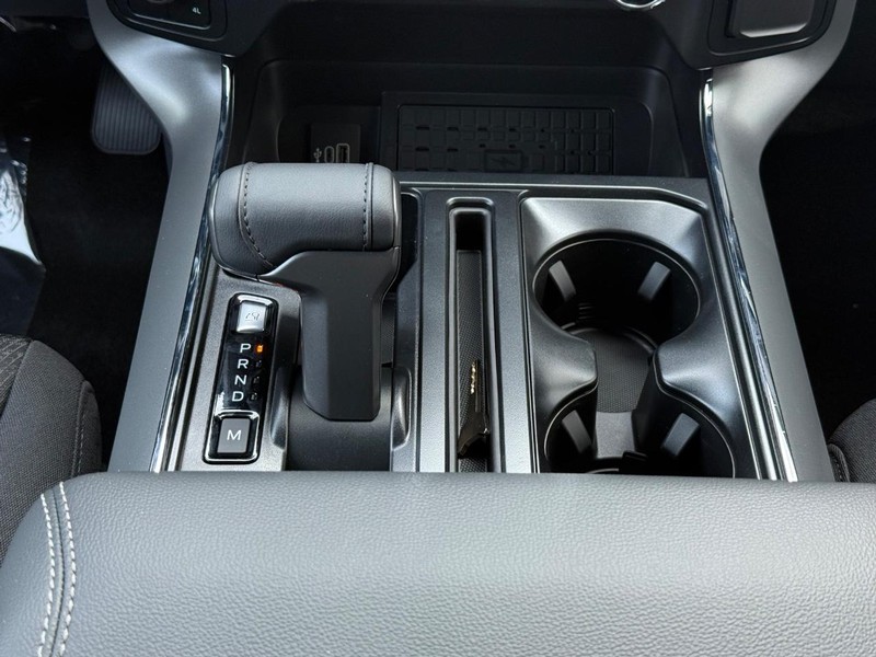 Ford F-150 Vehicle Full-screen Gallery Image 8