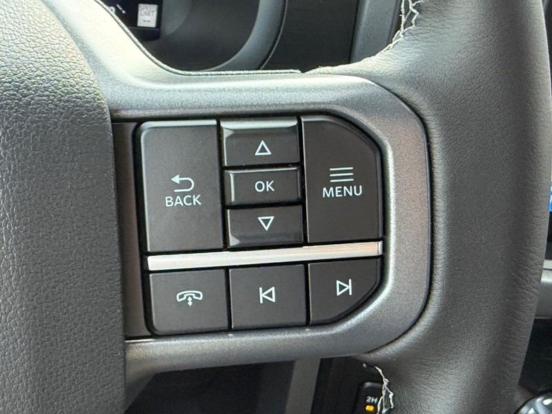 Ford F-150 Vehicle Full-screen Gallery Image 12