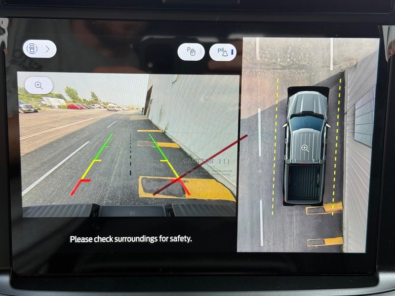 Ford F-150 Vehicle Full-screen Gallery Image 13