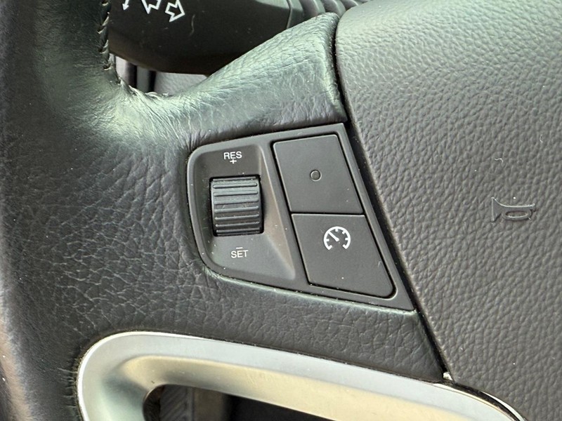 Chevrolet Captiva Sport Fleet Vehicle Full-screen Gallery Image 15