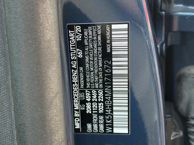 Mercedes-Benz CLA Vehicle Full-screen Gallery Image 21