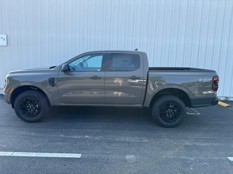 Ford Ranger Vehicle Full-screen Gallery Image 2