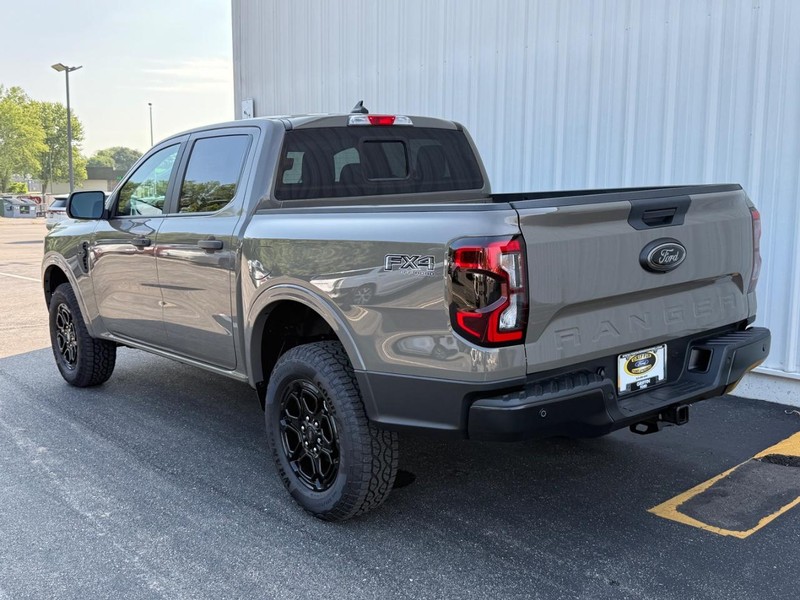 Ford Ranger Vehicle Full-screen Gallery Image 3