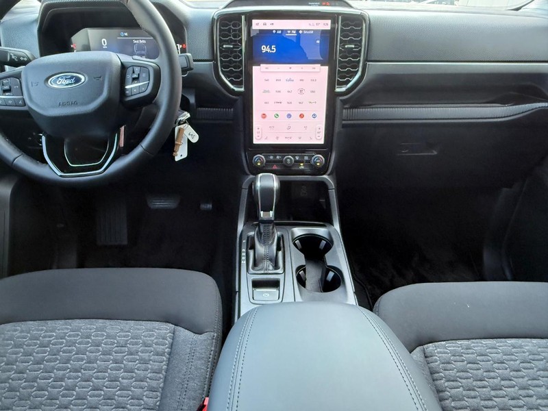 Ford Ranger Vehicle Full-screen Gallery Image 6