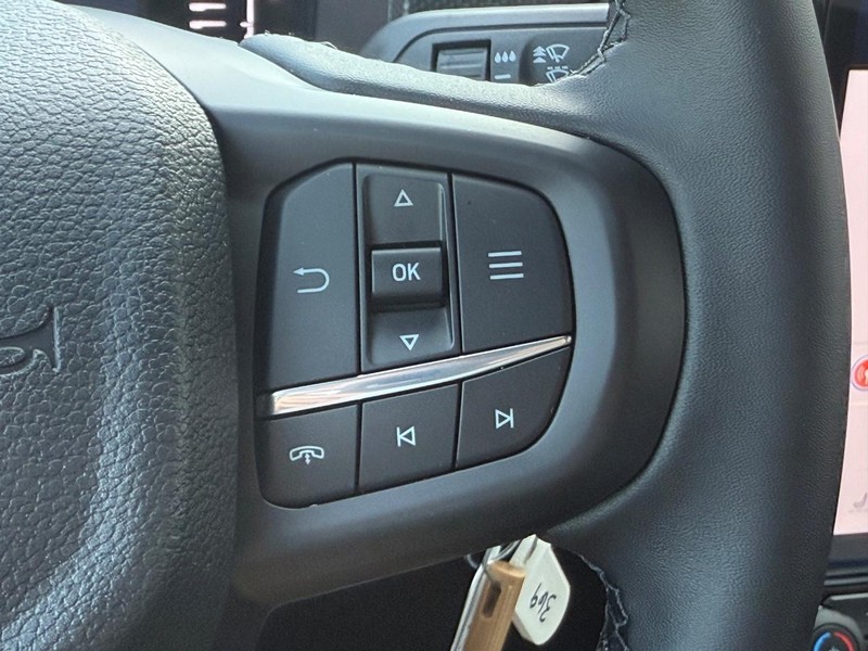 Ford Ranger Vehicle Full-screen Gallery Image 12