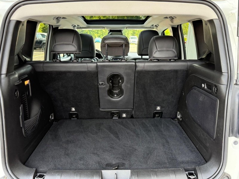 Jeep Renegade Vehicle Full-screen Gallery Image 5