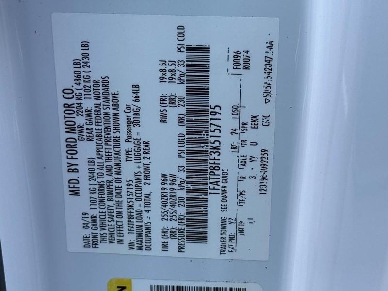 Ford Mustang Vehicle Full-screen Gallery Image 22