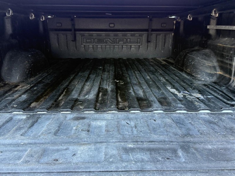 GMC Sierra 2500HD Vehicle Full-screen Gallery Image 5