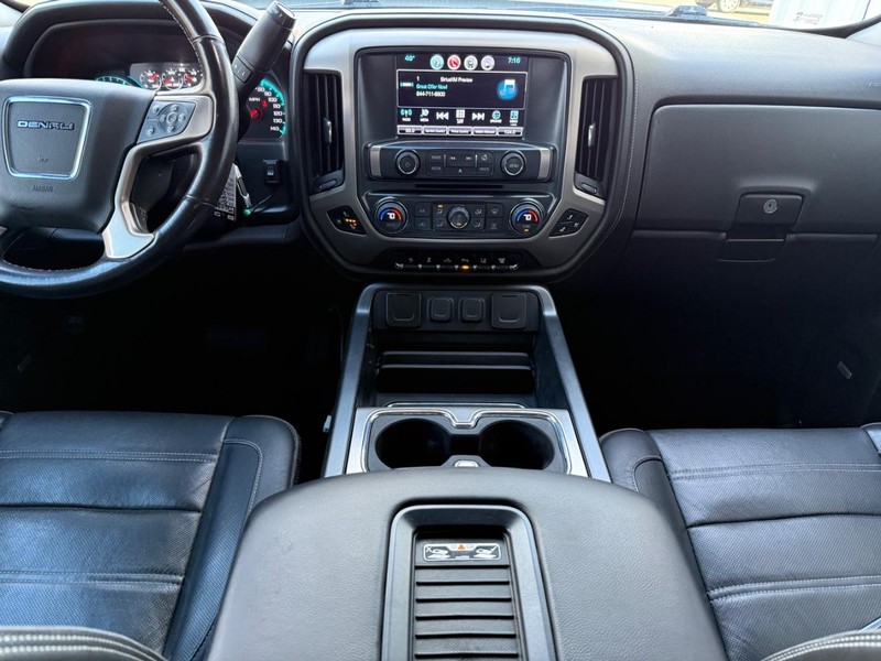 GMC Sierra 2500HD Vehicle Full-screen Gallery Image 10