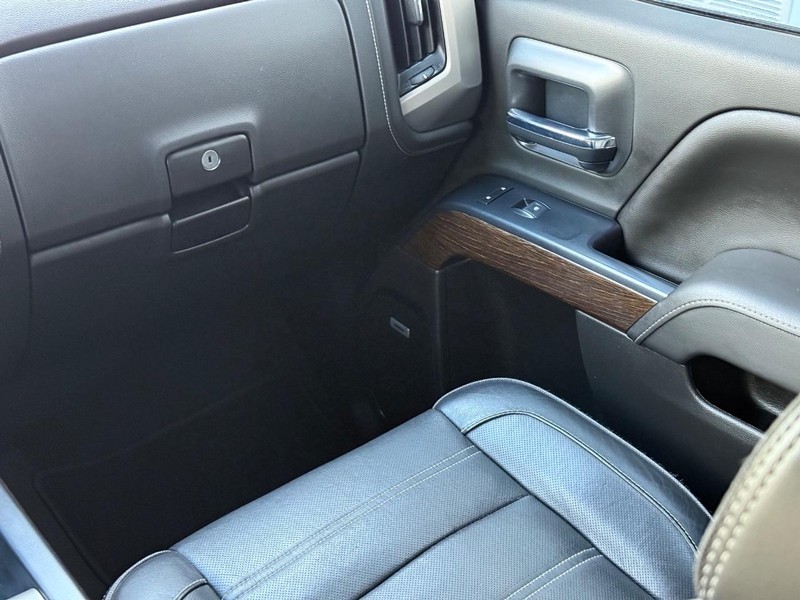 GMC Sierra 2500HD Vehicle Full-screen Gallery Image 13