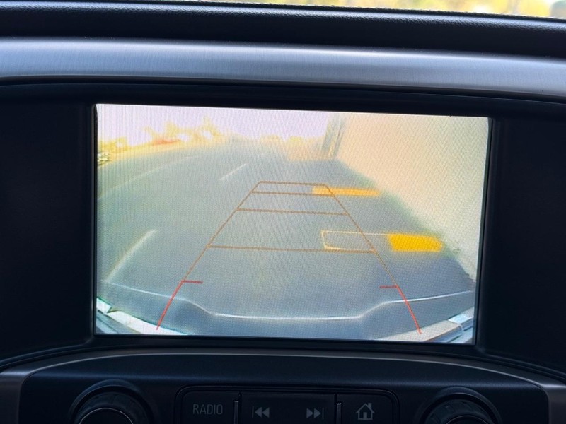 GMC Sierra 2500HD Vehicle Full-screen Gallery Image 18