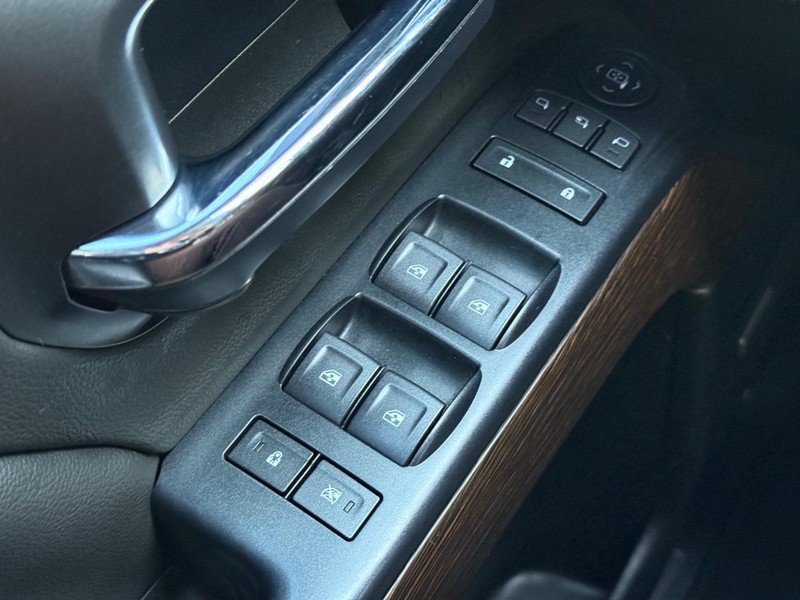 GMC Sierra 2500HD Vehicle Full-screen Gallery Image 20