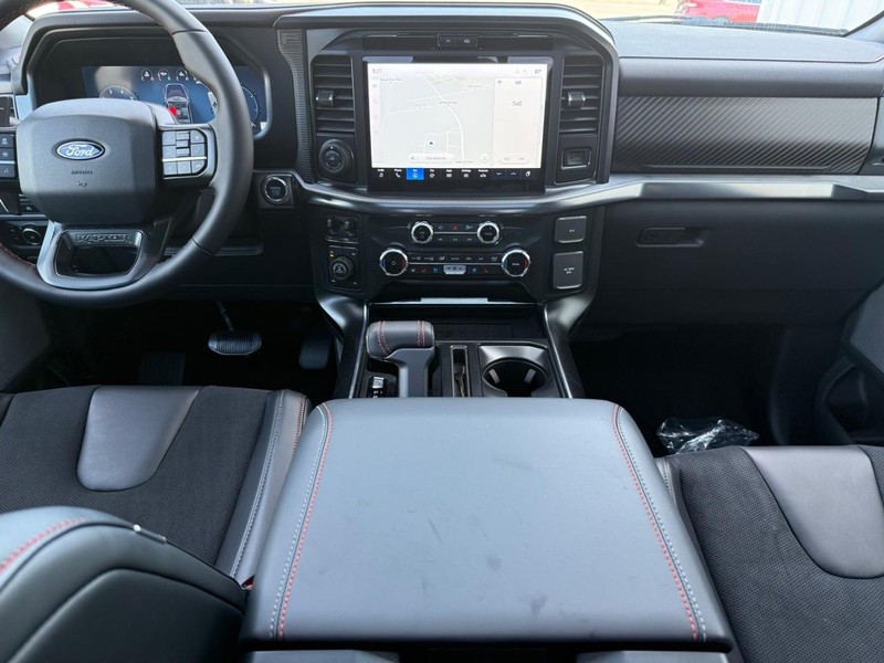 Ford F-150 Vehicle Full-screen Gallery Image 6