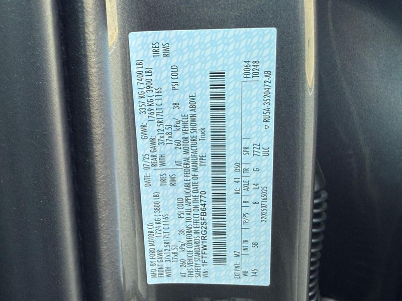 Ford F-150 Vehicle Full-screen Gallery Image 17