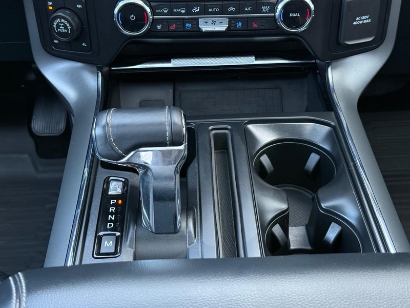 Ford F-150 Vehicle Full-screen Gallery Image 12