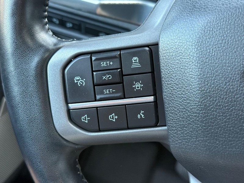 Ford F-150 Vehicle Full-screen Gallery Image 15