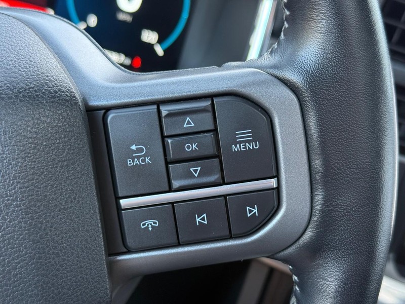 Ford F-150 Vehicle Full-screen Gallery Image 16