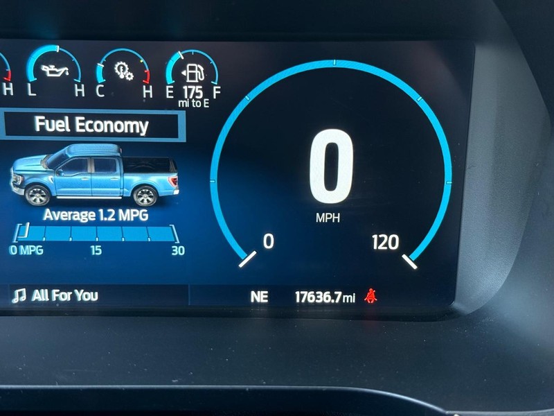 Ford F-150 Vehicle Full-screen Gallery Image 17