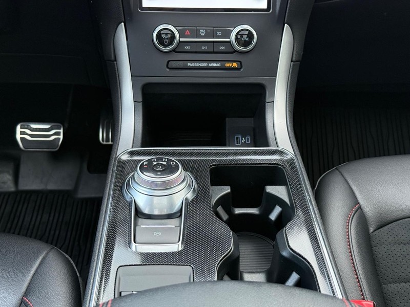 Ford Edge Vehicle Full-screen Gallery Image 11