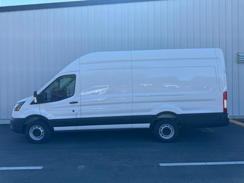 Ford Transit Cargo Van Vehicle Full-screen Gallery Image 2