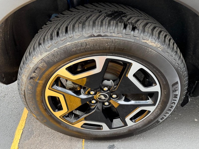 Ford Bronco Sport Vehicle Full-screen Gallery Image 07