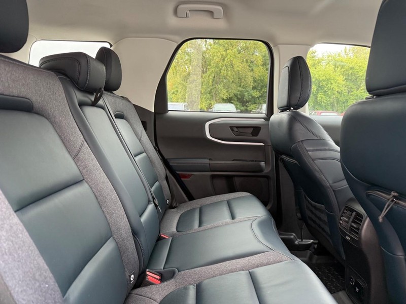 Ford Bronco Sport Vehicle Full-screen Gallery Image 09