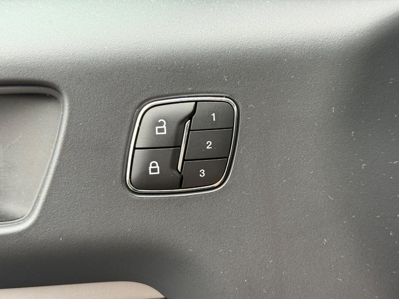 Ford Bronco Sport Vehicle Full-screen Gallery Image 15