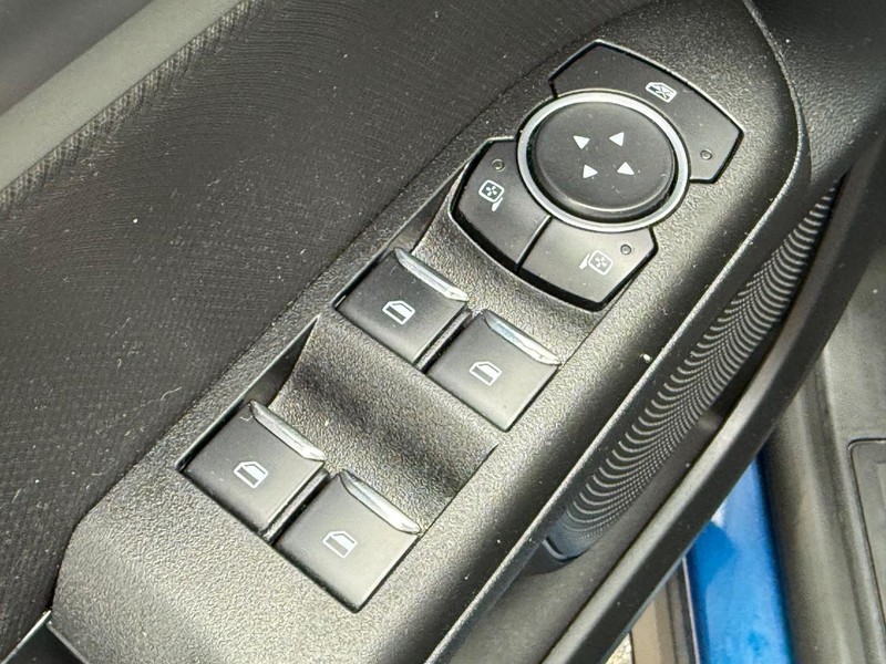 Ford Bronco Sport Vehicle Full-screen Gallery Image 21