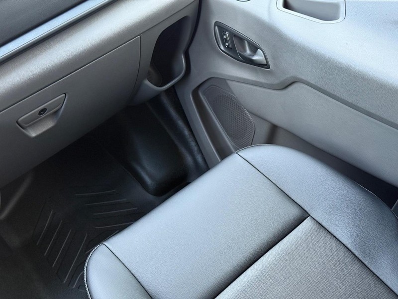 Ford Transit Cargo Van Vehicle Full-screen Gallery Image 10