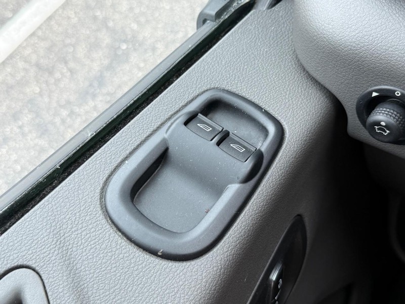 Ford Transit Cargo Van Vehicle Full-screen Gallery Image 20