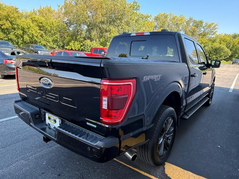 Ford F-150 Vehicle Full-screen Gallery Image 5