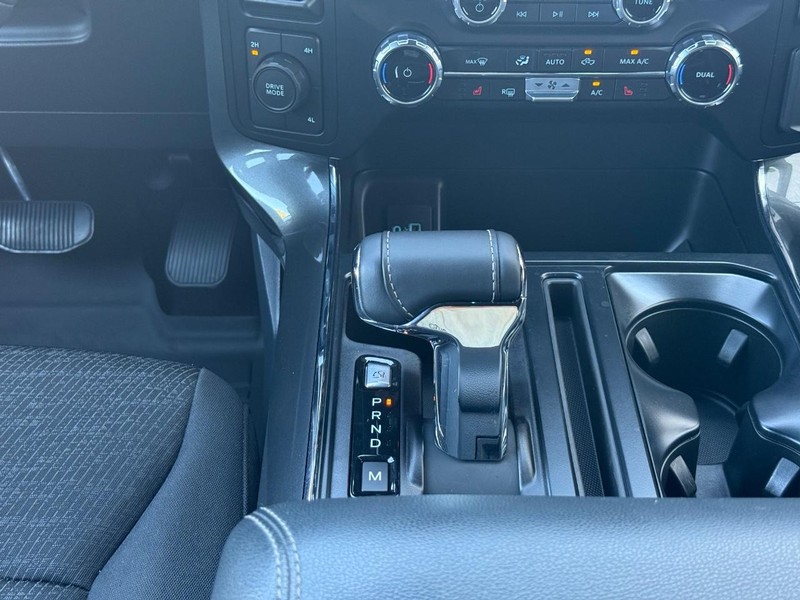 Ford F-150 Vehicle Full-screen Gallery Image 11