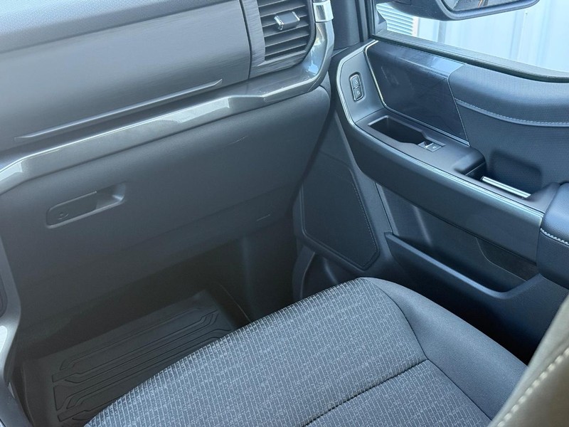 Ford F-150 Vehicle Full-screen Gallery Image 13