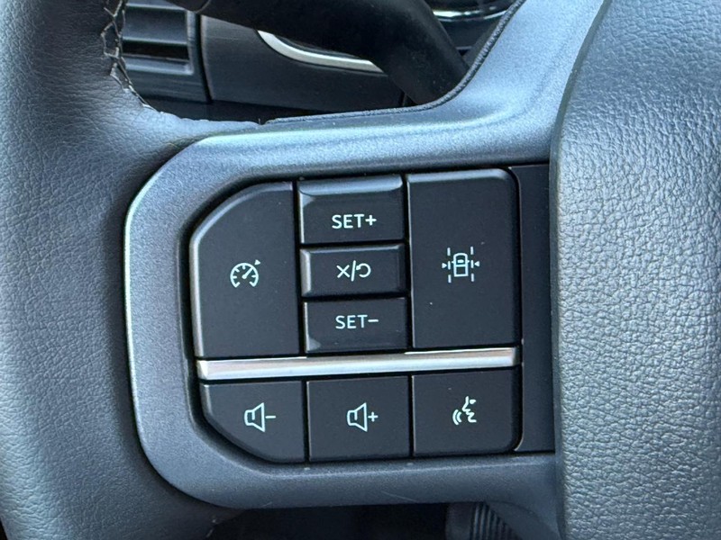 Ford F-150 Vehicle Full-screen Gallery Image 14