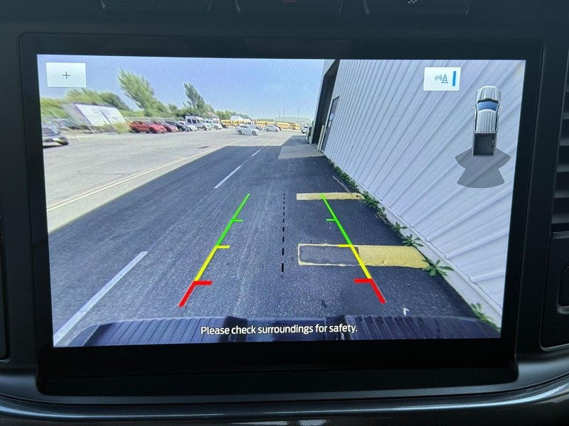 Ford F-150 Vehicle Full-screen Gallery Image 17