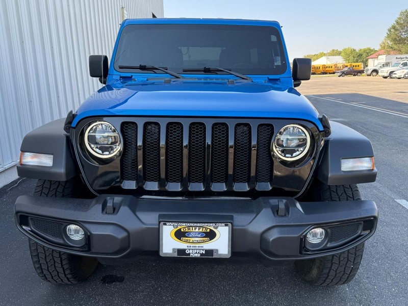Jeep Wrangler Vehicle Full-screen Gallery Image 9