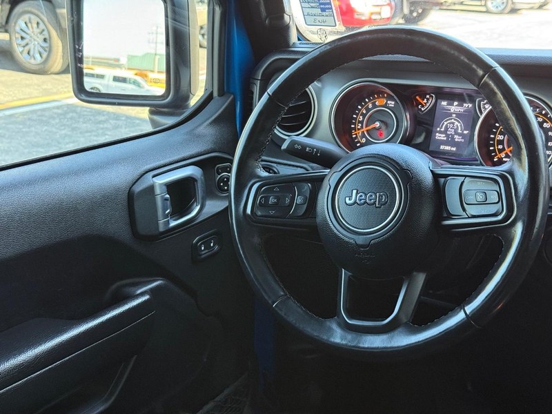 Jeep Wrangler Vehicle Full-screen Gallery Image 14