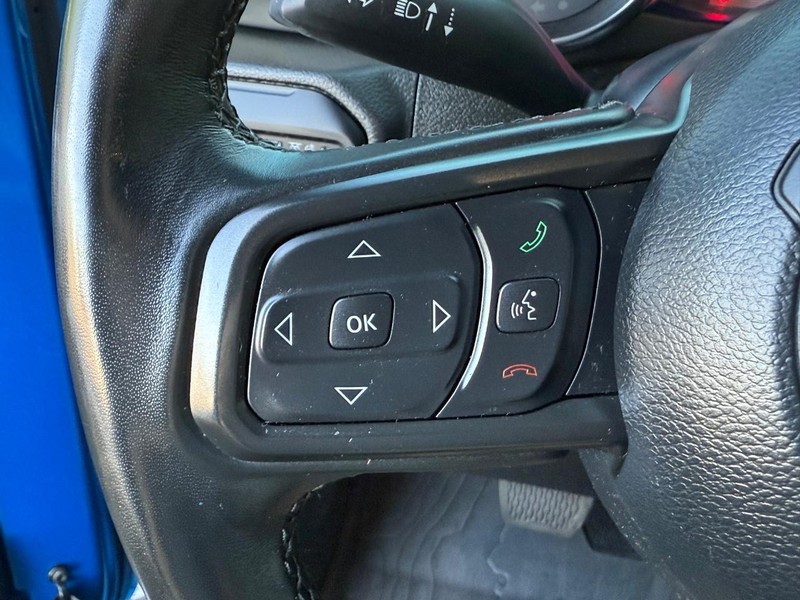 Jeep Wrangler Vehicle Full-screen Gallery Image 16