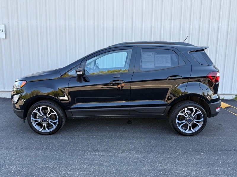 Ford EcoSport Vehicle Full-screen Gallery Image 2
