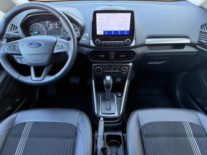 Ford EcoSport Vehicle Full-screen Gallery Image 9