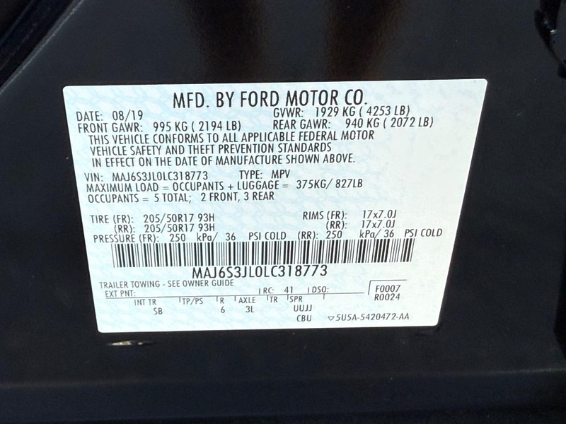 Ford EcoSport Vehicle Full-screen Gallery Image 21