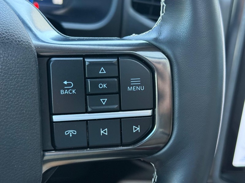 Ford Expedition Max Vehicle Full-screen Gallery Image 19