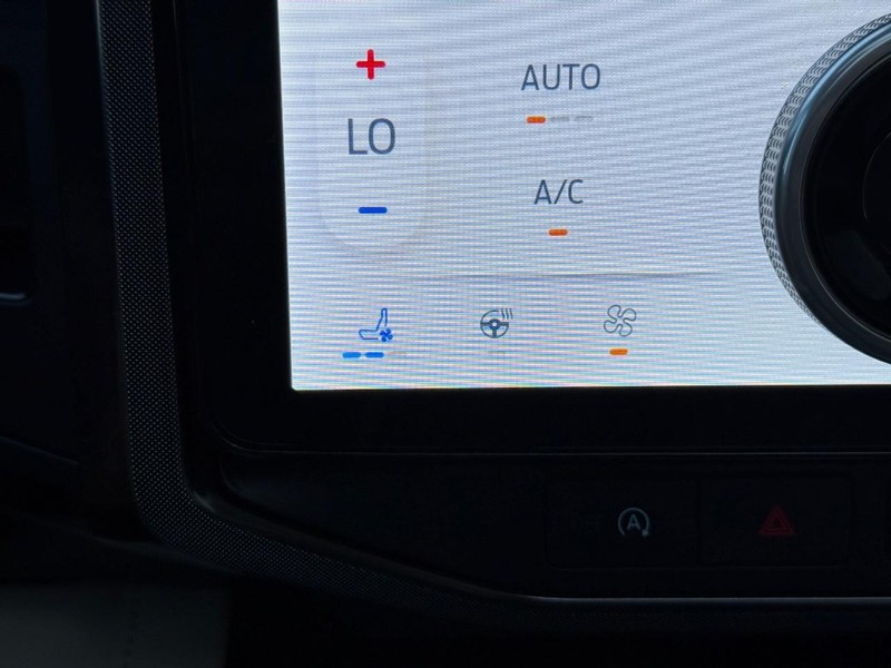 Ford Expedition Max Vehicle Full-screen Gallery Image 21