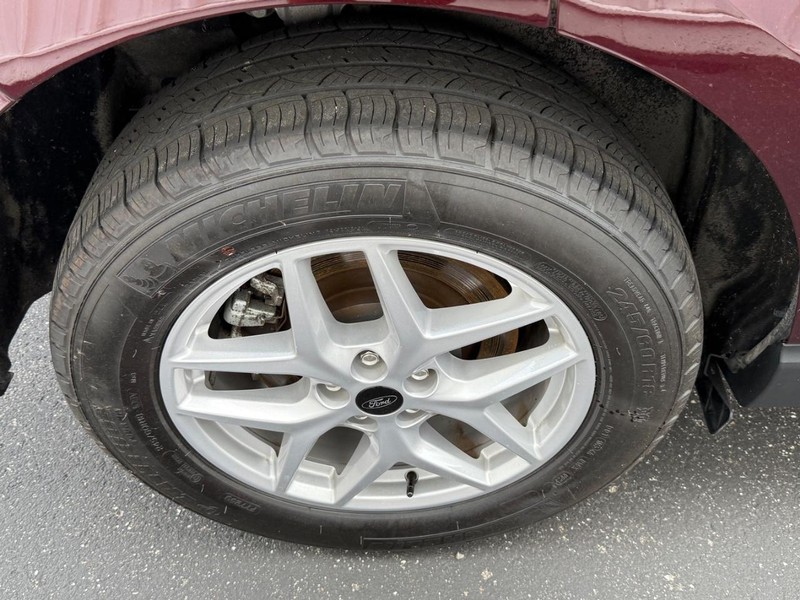 Ford Edge Vehicle Full-screen Gallery Image 7