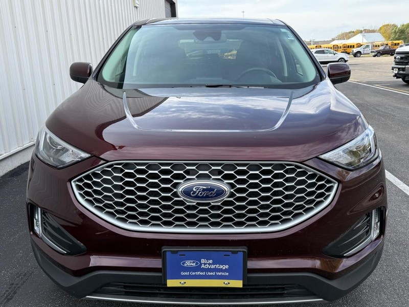 Ford Edge Vehicle Full-screen Gallery Image 8