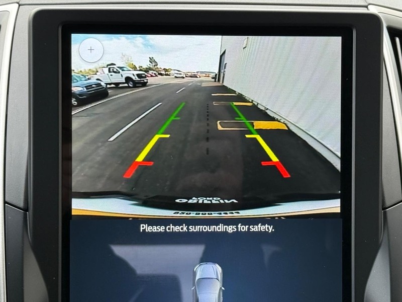 Ford Edge Vehicle Full-screen Gallery Image 18