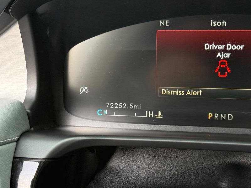 Lincoln Aviator Vehicle Full-screen Gallery Image 19