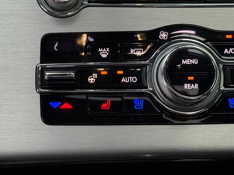 Lincoln Aviator Vehicle Full-screen Gallery Image 21