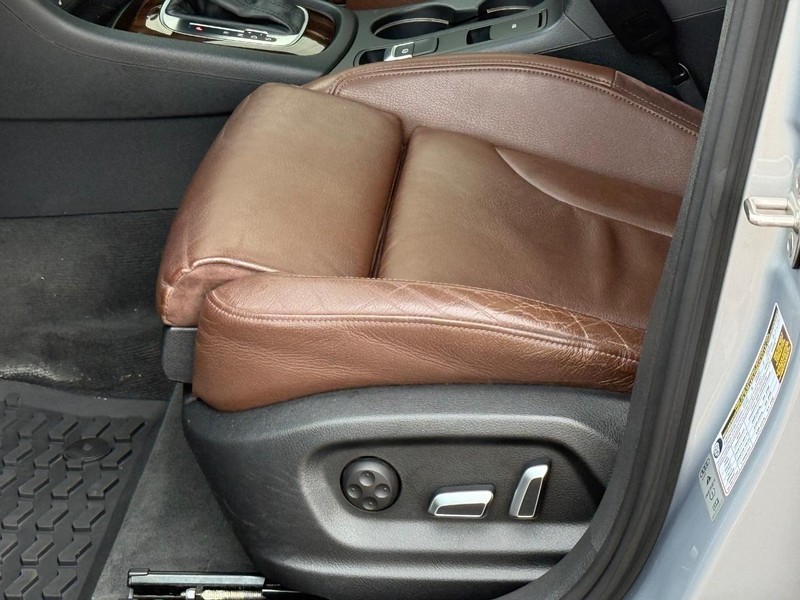 Audi Q3 Vehicle Full-screen Gallery Image 21